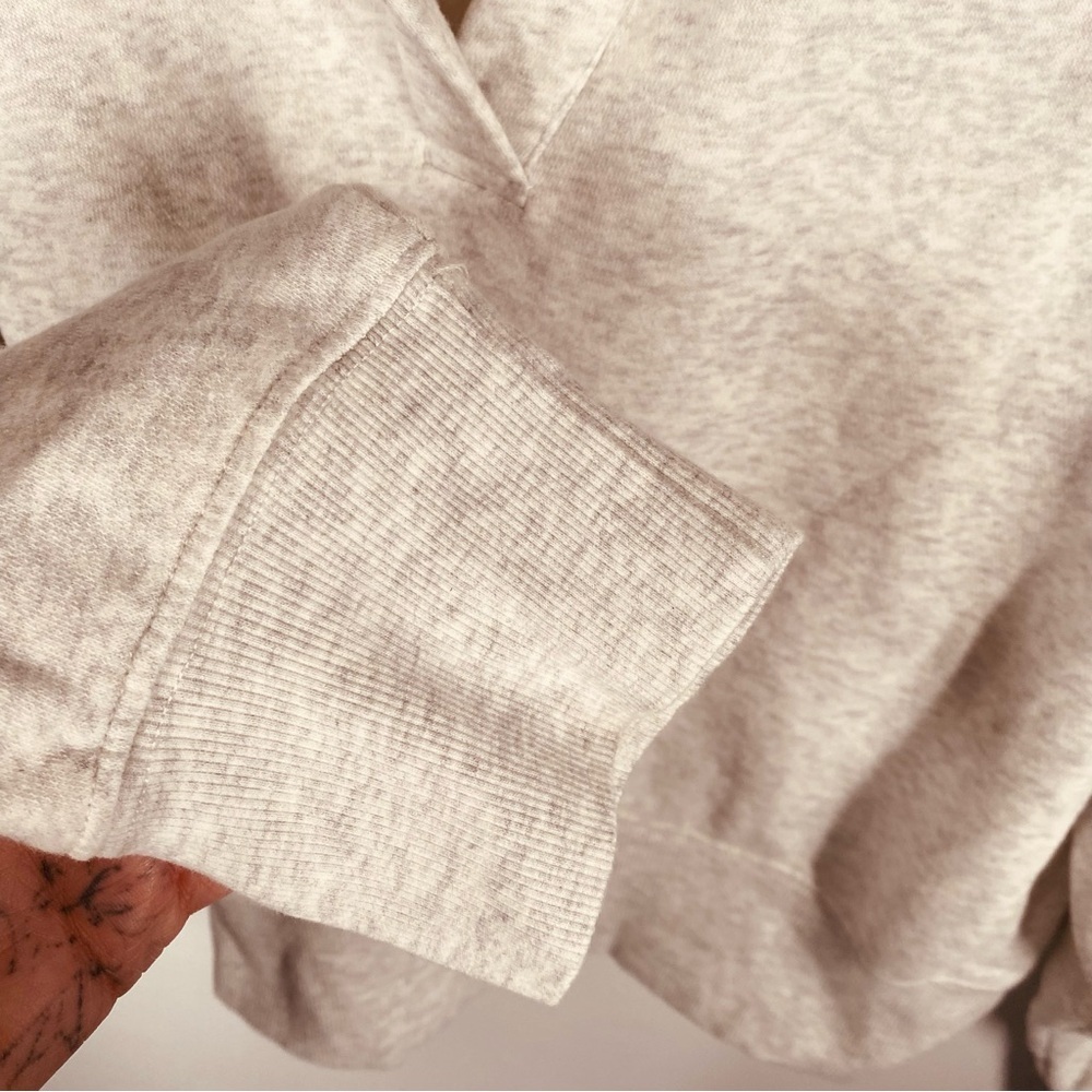 NEW Universal Thread Light Ash Ivory Cropped Pullover Sweatshirt medium - Picture 4 of 9